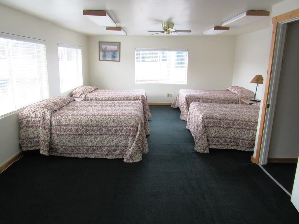 Yellowstone Country Inn West Yellowstone Room photo