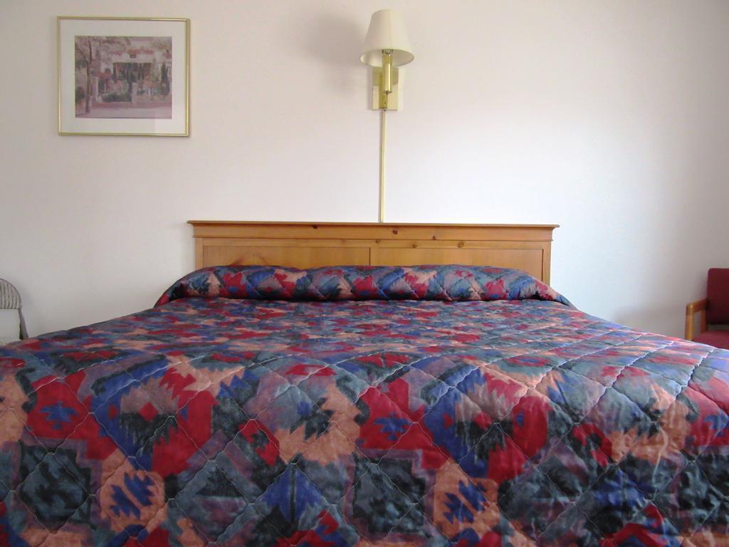 Yellowstone Country Inn West Yellowstone Room photo