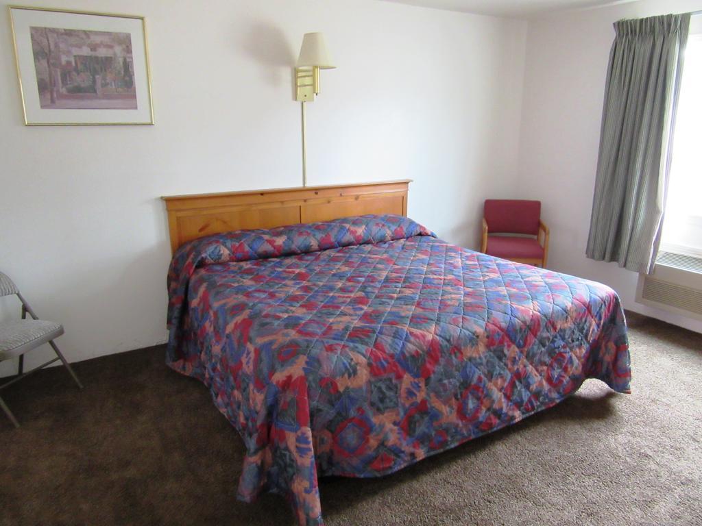 Yellowstone Country Inn West Yellowstone Room photo