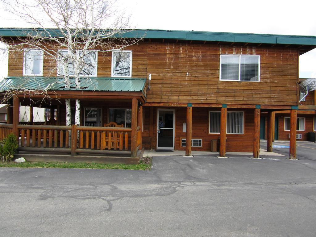 Yellowstone Country Inn West Yellowstone Exterior photo