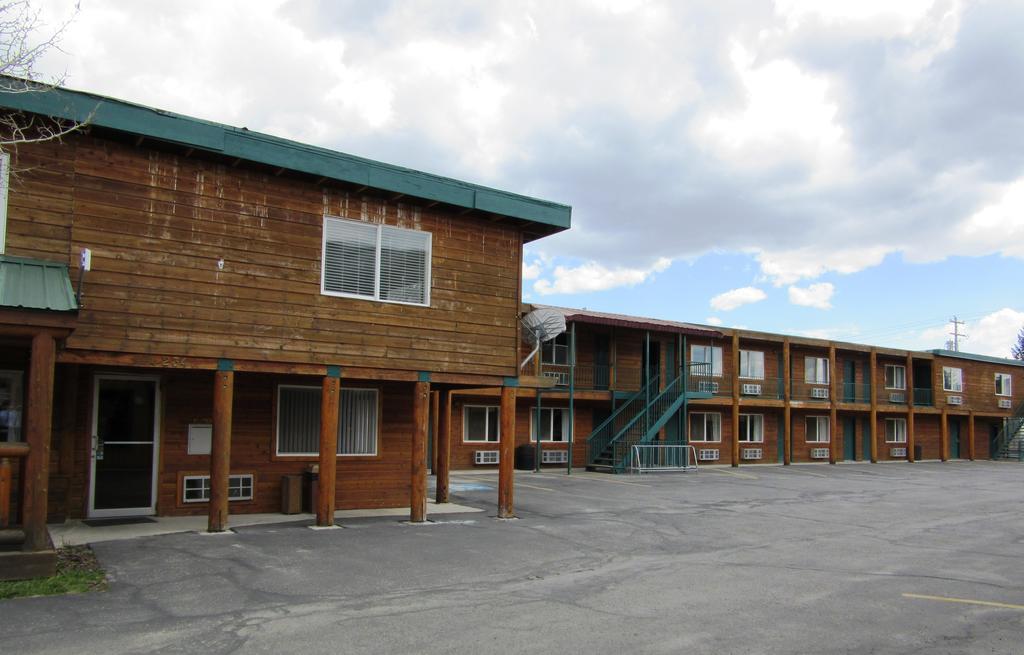 Yellowstone Country Inn West Yellowstone Exterior photo